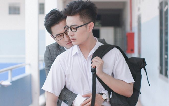 Phát sốt với nụ hôn ngọt lịm của thầy giáo - học trò trong bộ phim đam mỹ Việt hot nhất hè 2018