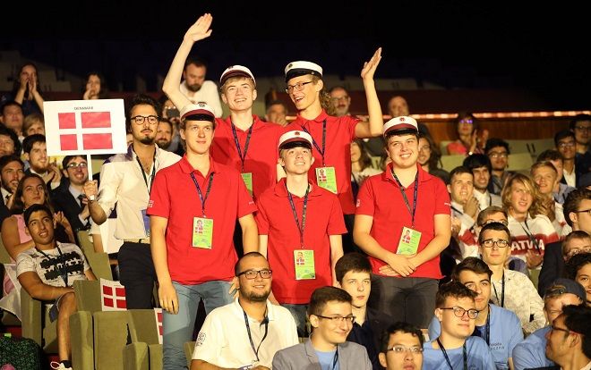 Dàn thí sinh tham gia Olympic Vật Lý Quốc tế 2018: Con trai học Tự nhiên cũng đẹp trai chẳng thua kém ai