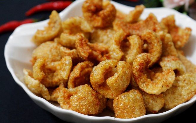 Còn gì bằng buồn miệng mà được nhâm nhi mấy món có da heo ở Sài Gòn này nhỉ?