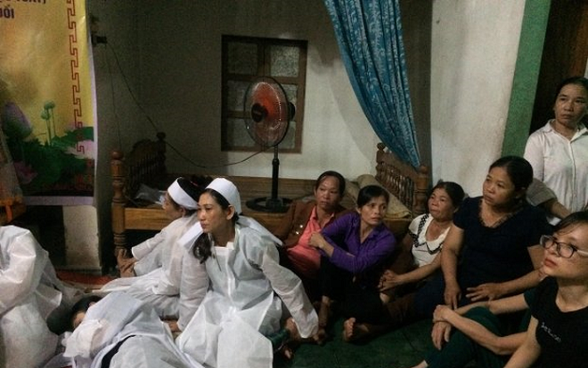 Vụ 13 người tử vong khi rước dâu: Những đứa trẻ mồ côi biết nương tựa vào đâu để nuôi tiếp giấc mơ học hành?