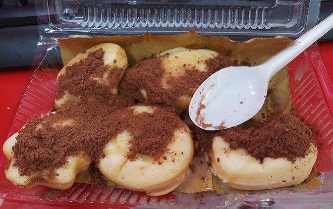 Ăn vặt Sài Gòn đôi lúc khiến người ta phải bật ngửa với kiểu kết hợp mặn - ngọt không tưởng