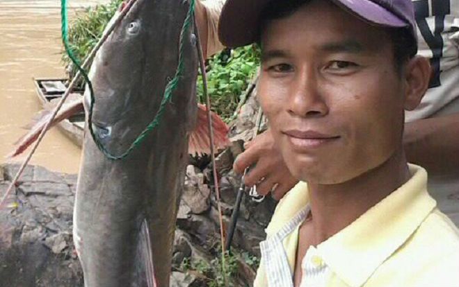 Nghẹt thở vào mùa săn cá lăng dưới dòng Sê San