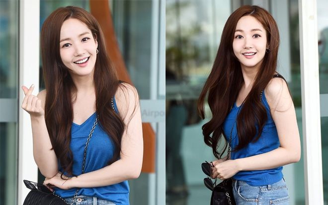 'Thư ký Kim' Park Min Young bắn tim với fan, xuất hiện gợi cảm sau tin đồn hẹn hò