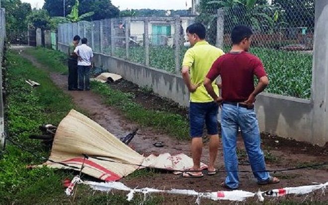 Đi thể dục phát hiện thi thể 2 tử vong bất thường bên đường