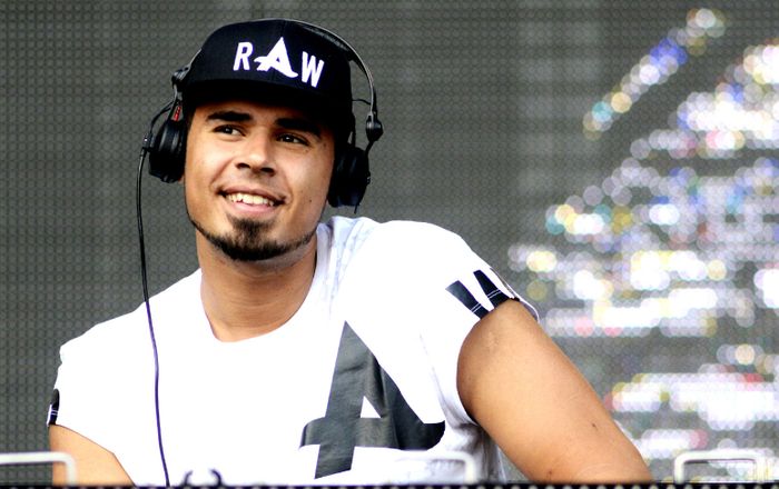 Có người bà tuyệt vời đến như thế này, anh là nhất rồi đấy DJ Afrojack ạ!