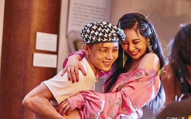 'Hậu quả nhãn tiền': HyunA và E'Dawn ngay lập tức nhận tâm thư 'cảnh cáo' từ fandom