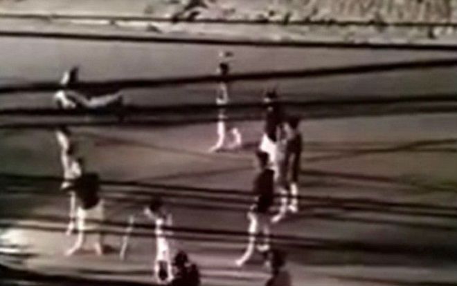 Mâu thuẫn trong quán ăn đêm, hơn 10 thanh niên dùng dao tuýp sắt lao vào hỗn chiến