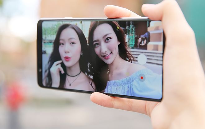 Cần gì máy ảnh kỹ thuật số, chiếc điện thoại sau là công cụ chụp ảnh tuyệt vời cho chuyến du lịch của bạn