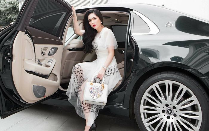 Di Băng mang đồng hồ chục tỷ hội ngộ dàn thí sinh Siêu mẫu Việt Nam 2018 hai miền Nam-Bắc