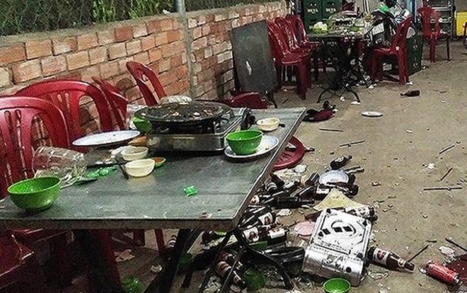 Mâu thuẫn trong cuộc nhậu, cay cú rút dao đâm bạn đồng hương trọng thương