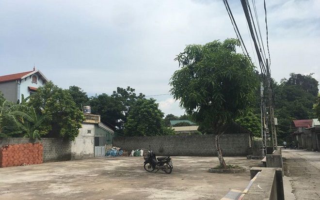 Đánh nhau vì dùng chung chậu, nàng dâu lớn cắn nàng dâu nhỏ đứt rời lưỡi