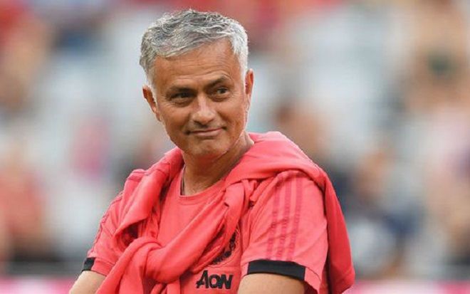 Mourinho đã bị ban lãnh đạo M.U ‘chơi khăm’ ở kỳ chuyển nhượng?