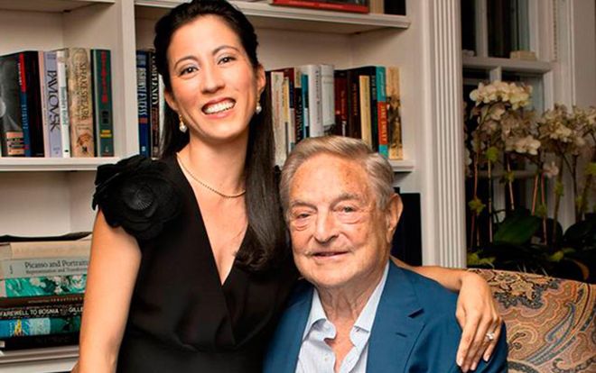 Cuộc hôn nhân gây tranh cãi giữa tỷ phú 83 tuổi với 'chân dài' 42 tuổi bây giờ ra sao?