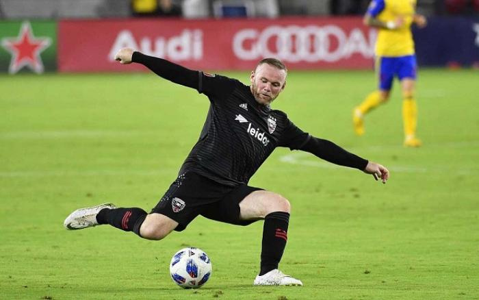 Chiêm ngưỡng pha kiến tạo khiến cả thế giới phát cuồng của Rooney