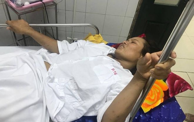 Người mẹ lao xuống biển cứu con trai 8 tuổi bất thành: ‘Thấy con ngã xuống tôi vội túm lấy con nhưng không được’