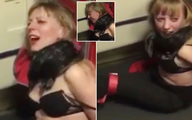 Khỏa thân và làm loạn máy bay, nữ hành khách bị các tiếp viên trói chặt