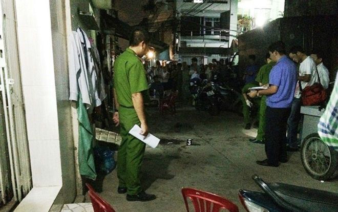 Nghi án con nợ cầm búa truy sát 2 cha con chủ nợ, 1 người tử vong