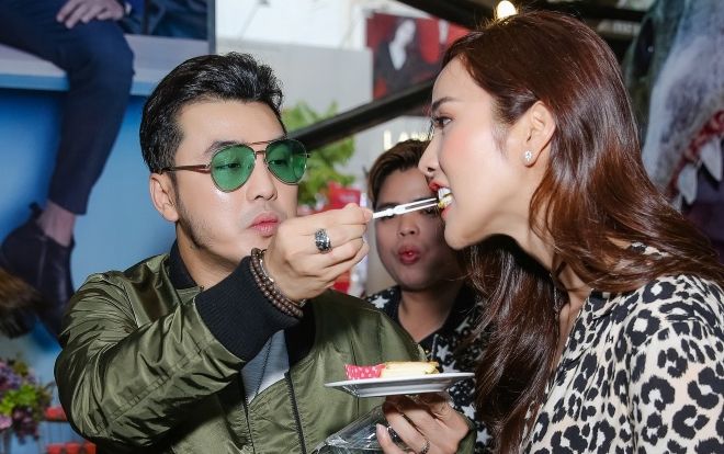 Nịnh vợ cẩn thận thế này hèn chi Ưng Hoàng Phúc thoải mái có nàng thơ mới trong 'Sóng ngầm 2'