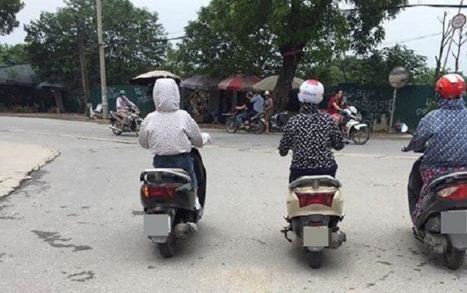 Ngán ngẩm cảnh 'biệt đội ninja Lead' lâu ngày gặp mặt dàn hàng ba trên đường kể cả đoạn cua để tâm sự