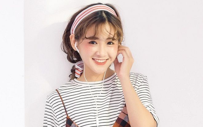 Gặp gỡ nàng mẫu lookbook mới nổi với gương mặt 'đẹp không góc chết'