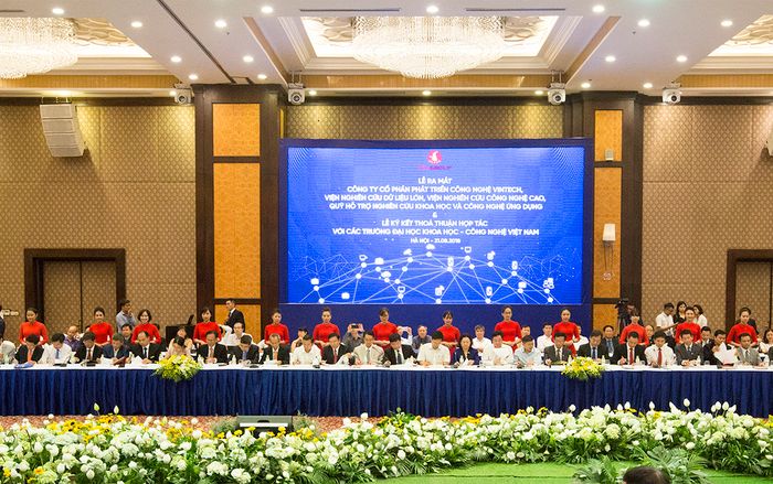 Vingroup điều chỉnh chiến lược trở thành tập đoàn công nghệ