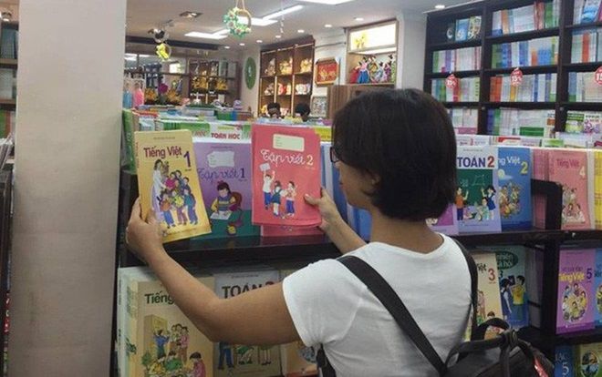 Bộ Giáo dục lên tiếng về tình trạng 'hết' sách giáo khoa lớp đầu cấp 2018
