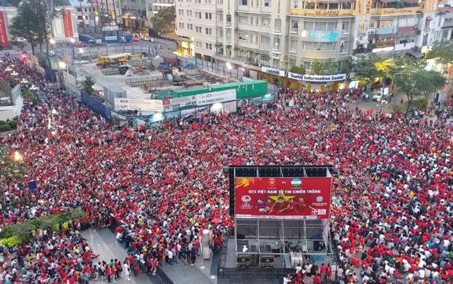 TP.HCM lắp 8 màn hình led 'khủng' chiếu miễn phí U23 Việt Nam - U23 Bahrain