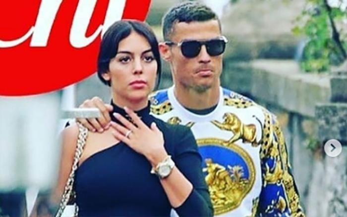 Áo màu mè của C. Ronaldo gây sốt ở Italy