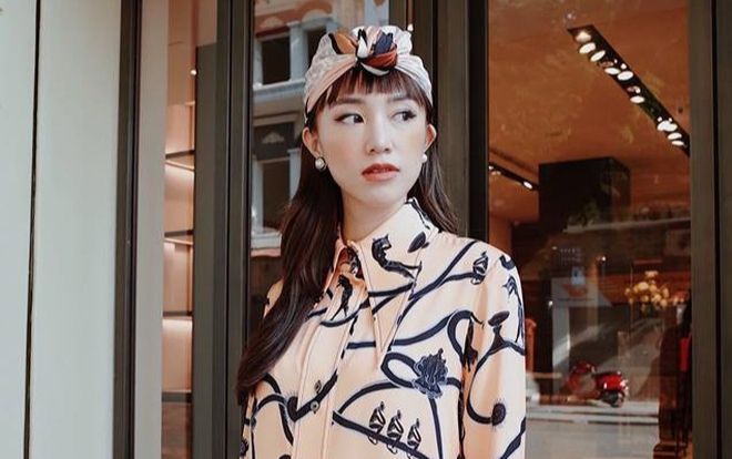 Muốn đổi mới nhưng cuối tháng hết tiền, cứ học ngay Salim quấn khăn lụa buộc đầu sẽ cool ngầu ngay