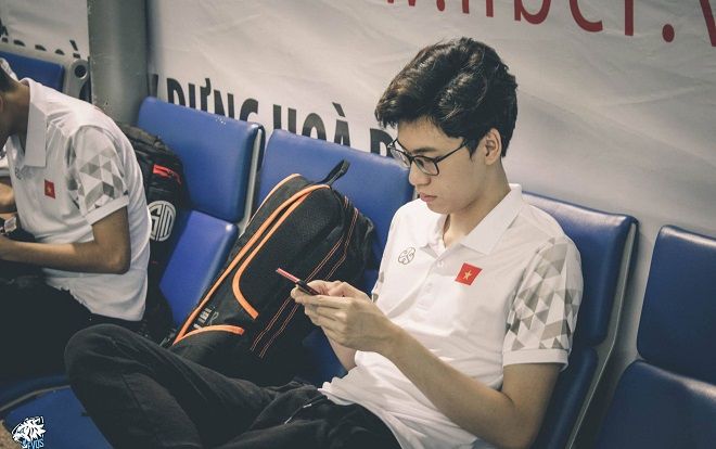 Spotlight của toàn tuyển Việt Nam dự Asiad đây rồi: Hot boy tuyển LMHT quốc gia cao ráo, điển trai lại cực ngầu