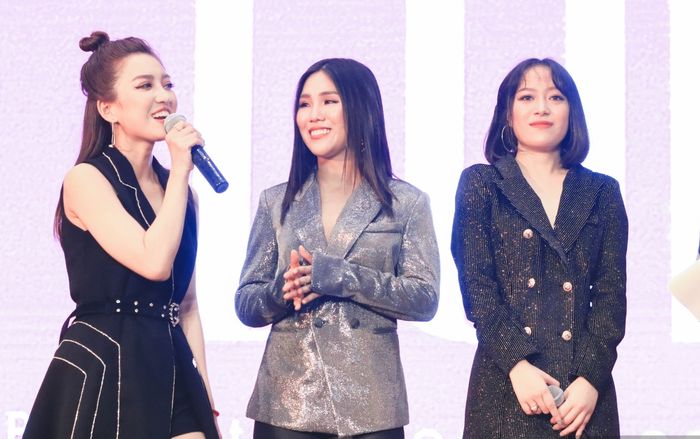 Hậu thay đổi thành viên, đây là sân khấu đầu tiên trình làng đội hình mới từ Lip B