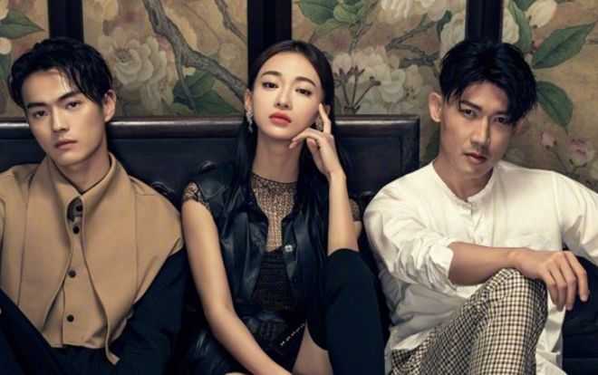 'Diên Hi công lược’ trên tạp chí Nam nhân trang: Ngô Cẩn Ngôn - Hứa Khải có ảnh đôi còn Nhiếp Viễn phải chụp ảnh ba người