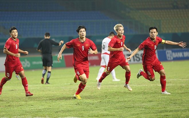Thầy Park có đúng khi tin Anh Đức, cho Văn Toàn dự bị?