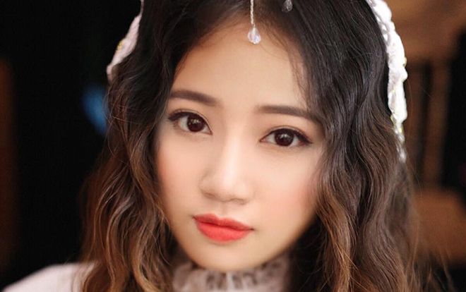 Gặp nữ sinh mang 2 dòng máu Việt-Lào hút ánh nhìn nhờ nhan sắc 'chim sa cá lặn' của ĐH Thương mại