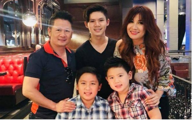 Dù đã li hôn nhưng Bằng Kiều và vợ vẫn vui vẻ hội ngộ nhân dịp sinh nhật con trai