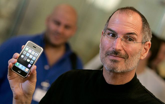 Nhìn lại chiếc iPhone đầu tiên và những phát ngôn 'gây choáng váng' về nó