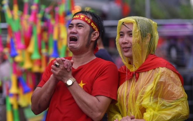 Dù không vượt qua được Hàn Quốc, nhưng CĐV vẫn nức lòng vì Olympic Việt Nam đã làm nên lịch sử