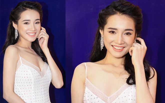 Sau đính hôn, Nhã Phương mặc váy hai dây khoe thân hình mỏng dính lẻ bóng đi sự kiện