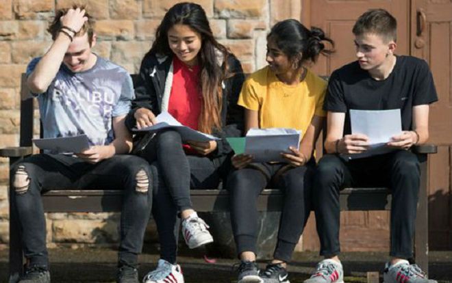 Nữ sinh gốc Việt 14 tuổi giành điểm tối đa kỳ thi tốt nghiệp phổ thông tại Anh