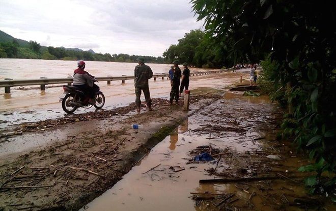 Nhiều nơi ngập sâu vì thủy điện xả lũ ở Nghệ An