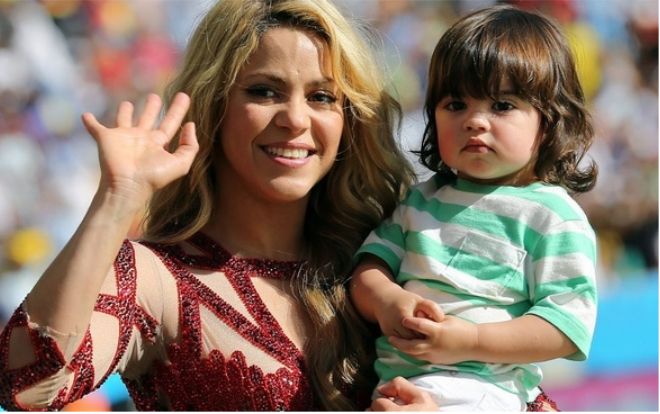 Shakira dạy con nói vanh vách không phải 1 hay 2 ngoại ngữ mà là 7 thứ tiếng khác nhau