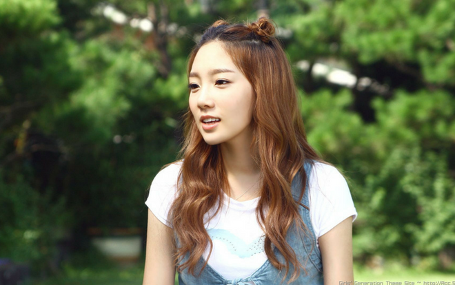 'Đào mộ' những bức ảnh thuở mới vào nghề của Taeyeon (SNSD), fan ôm tim xúc động