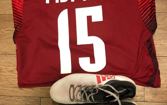 Các cầu thủ nói lời cảm ơn và xin lỗi sau trận thua UAE, fan xúc động đáp lại: 'Như thế là quá tuyệt rồi'