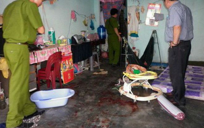 Mâu thuẫn vợ chồng, mẹ đâm nhiều nhát khiến con trai 2 tuổi tử vong rồi tự tử trong nhà nghỉ