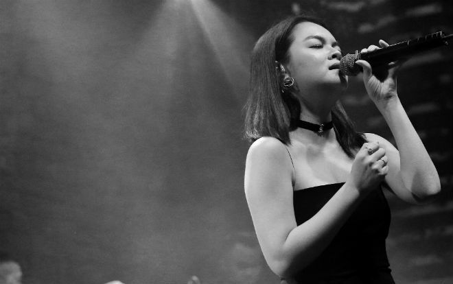 Phạm Quỳnh Anh chia sẻ tin đồn ly hôn: 'Hà Nội đêm qua mưa cả bên ngoài lẫn bên trong'