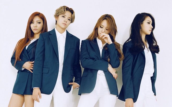 Người hâm mộ xót xa khi SM ăn mừng 9 năm debut f(x) chỉ bằng… một chiếc thẻ tên