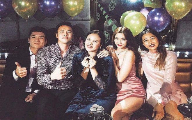 Mặc tin đồn hẹn hò ‘bủa vây’, Bích Phương diện đồ gợi cảm dự tiệc sinh nhật Shark Khoa