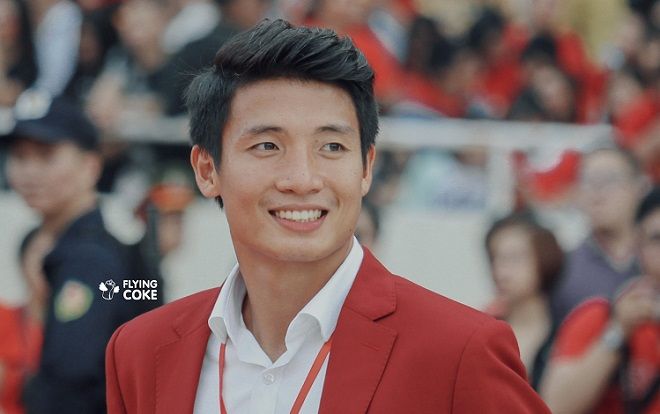 Trung vệ Bùi Tiến Dũng gây sốt với hình ảnh trẻ trung đẹp như soái ca Hàn Quốc