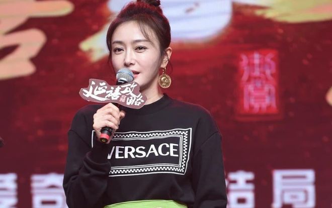 Khi mợ chảnh Jun Ji Huyn và Phú Sát Tần Lam mặc đồ tiền tạ tiền tấn mà vẫn bị chê kém sang