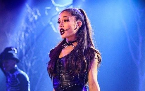 Chuyện ngược đời: Ariana Grande 'ghẻ lạnh' chính ca khúc fan yêu thích nhất và đó là…